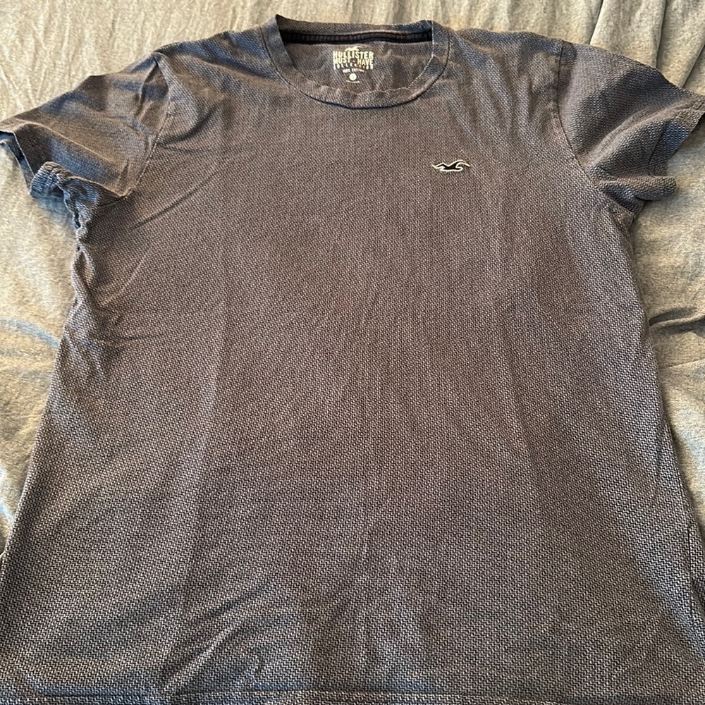 Men’s Hollister T-shirt